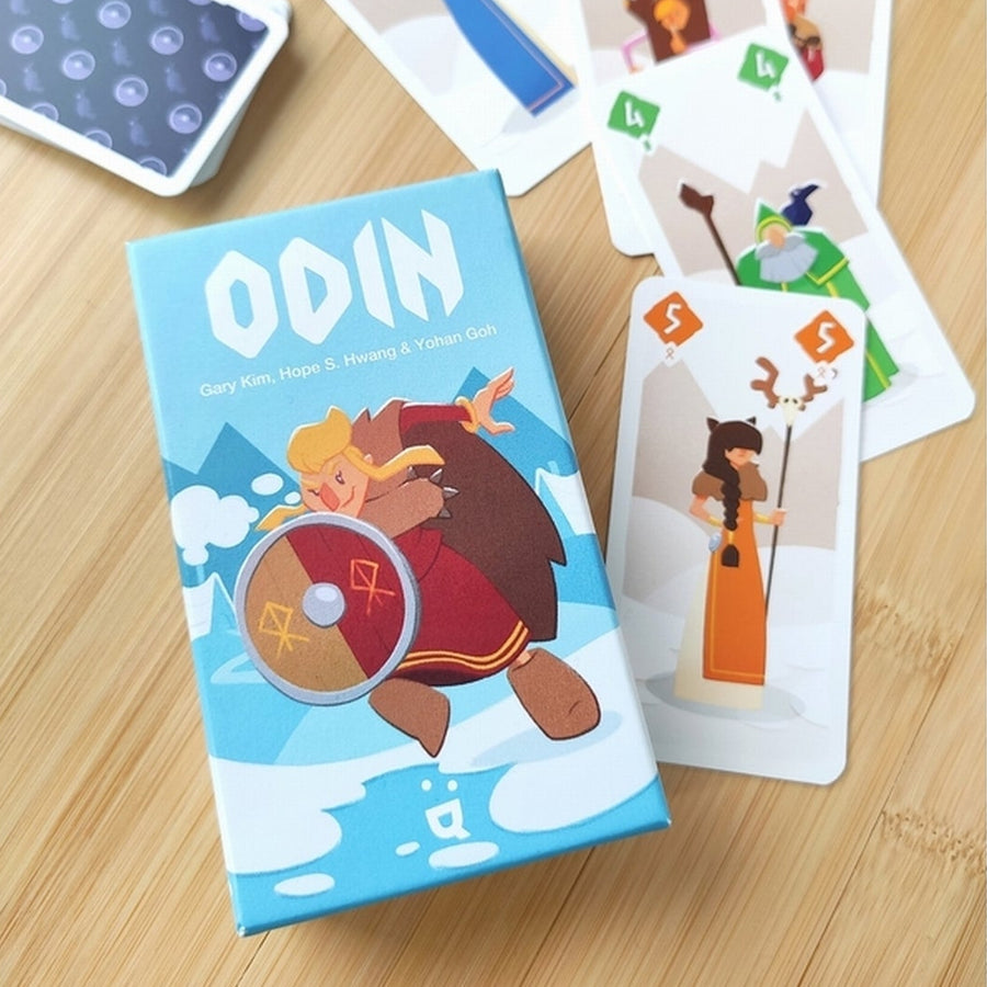 Jeu de cartes Odin avec illustrations vikings sur fond clair
