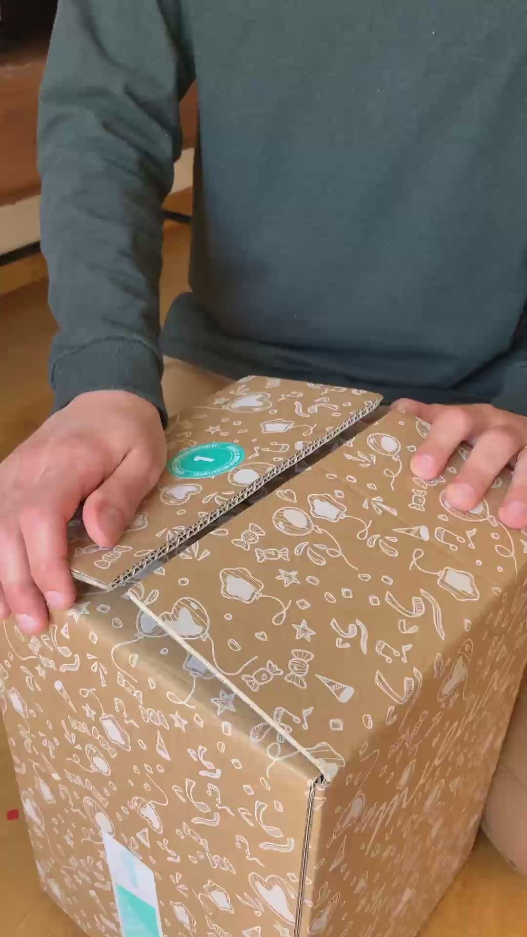 Ouverture de la Bam Box confettis qui cache des cadeaux surprises