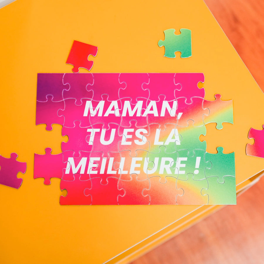 Puzzle avec inscription affectueuse pour maman, vue de face.