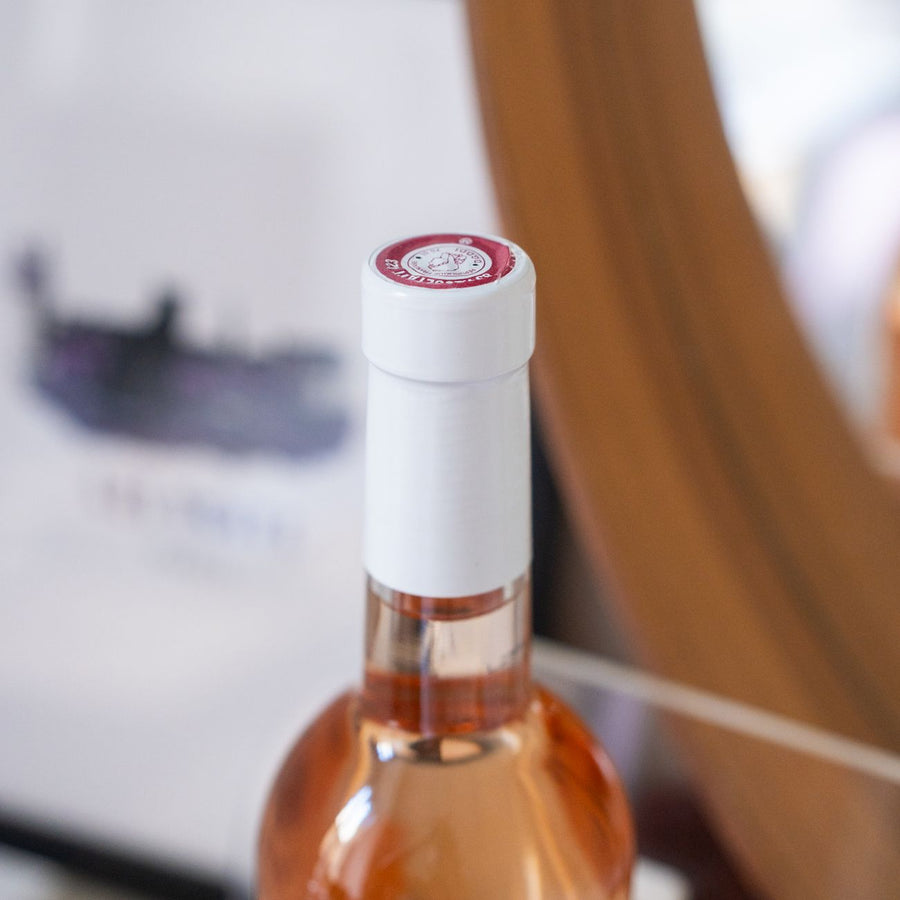 Bouteille de vin rosé avec étiquette 'Cuvée du Meilleur Papa'