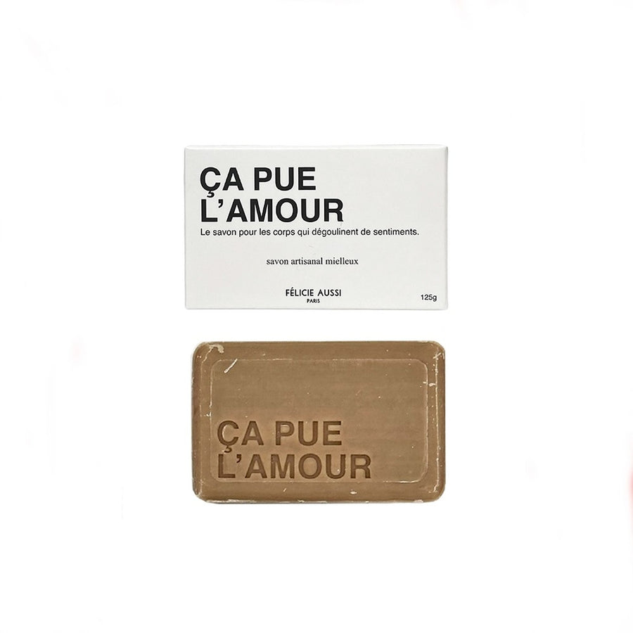Savon artisanal en forme de cœur avec étiquette humoristique