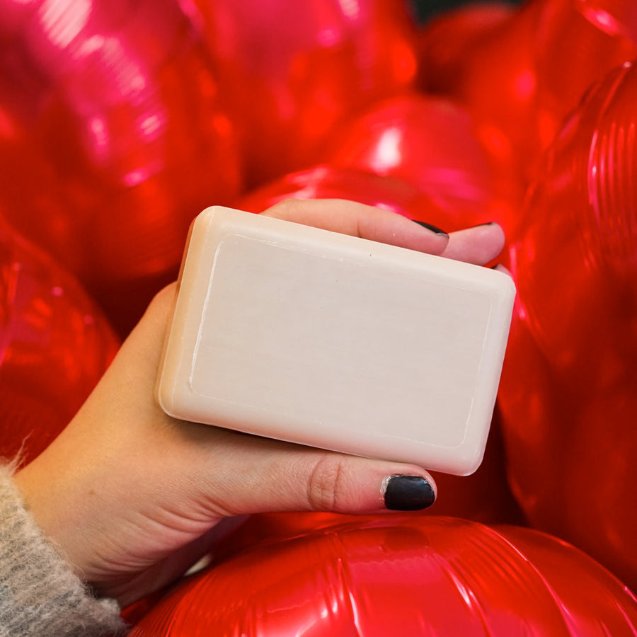 Savon humoristique avec inscription amusante sur le devant.