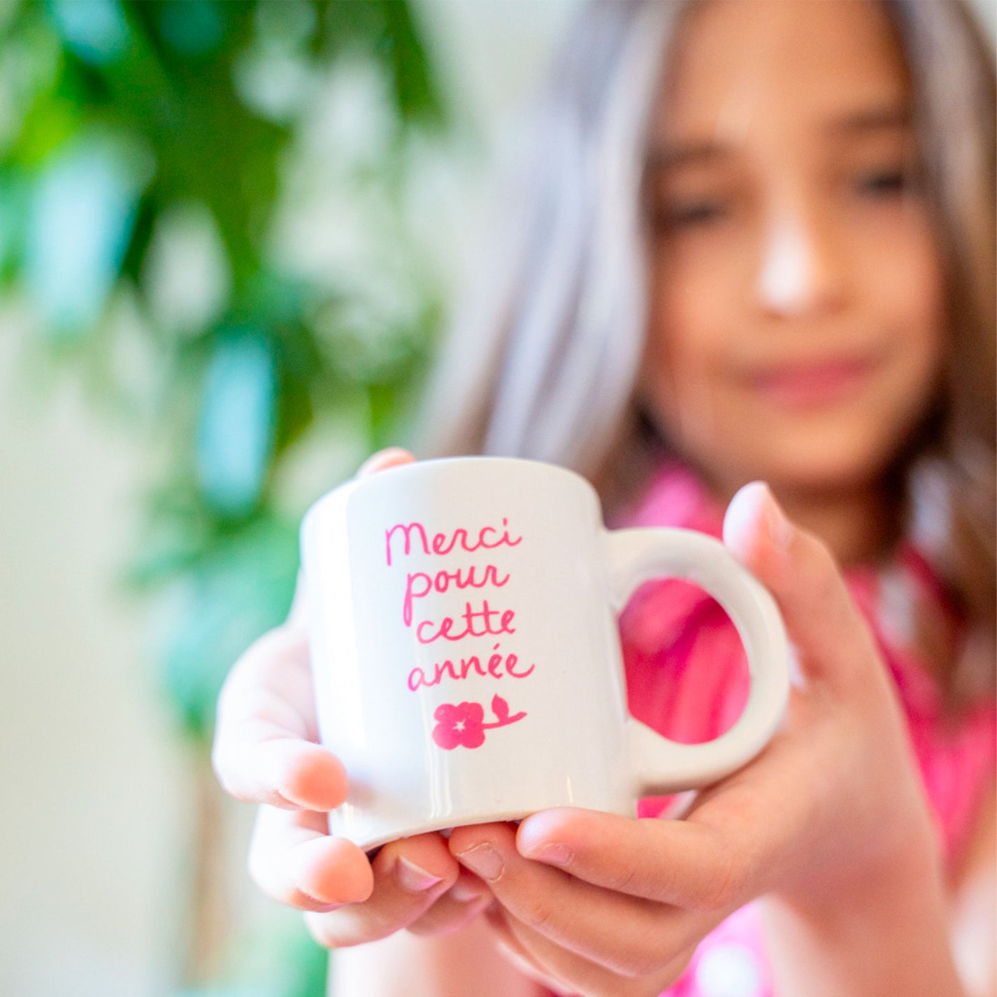 Tasse à café avec inscription 'Merci pour cette année' en gros plan