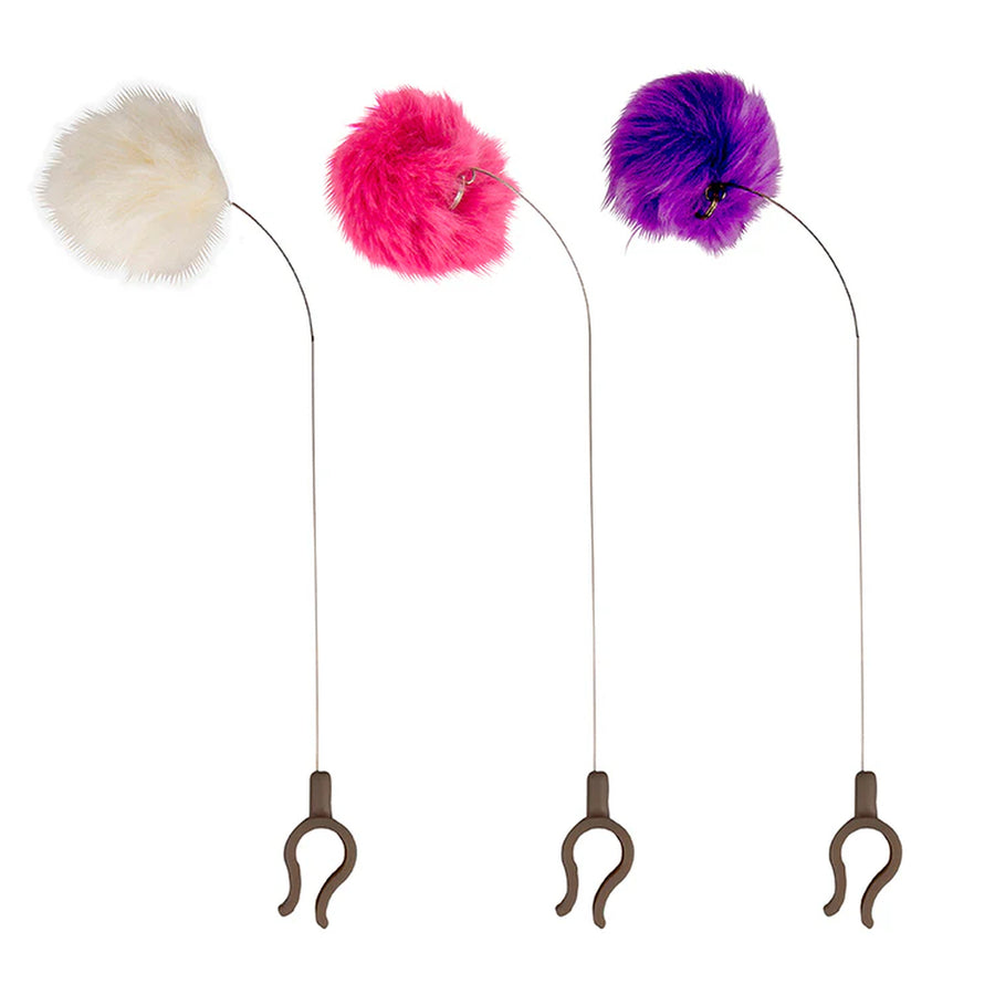 Jouet pour chat suspendu à un téléphone, attirant l'attention