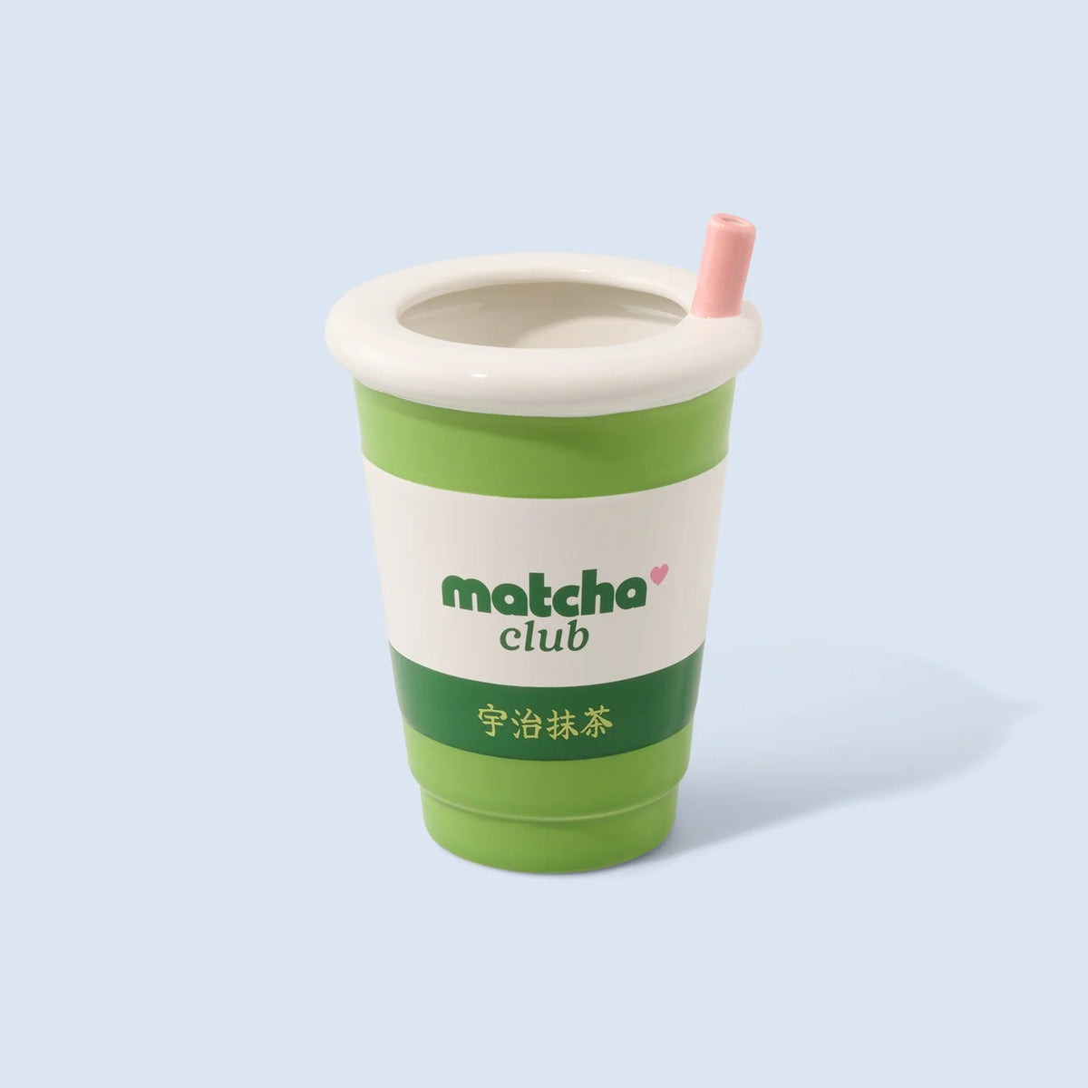 Vase Matcha aux teintes douces sur fond clair, design fluide