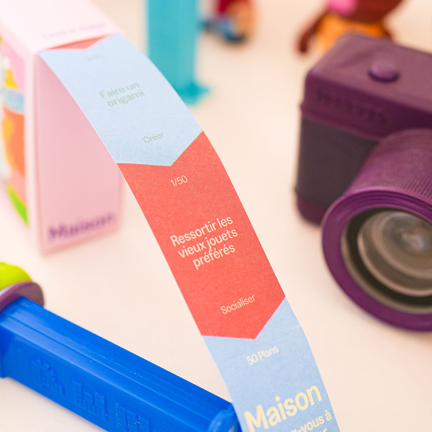 Livre 100 Activités - Que faire avec des enfants, couverture colorée avec des illustrations ludiques.