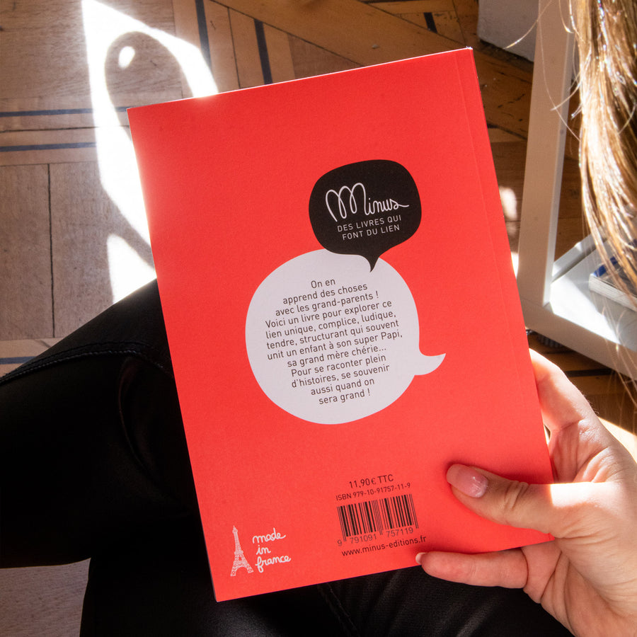 Couverture du livre avec illustrations colorées et joyeuses.