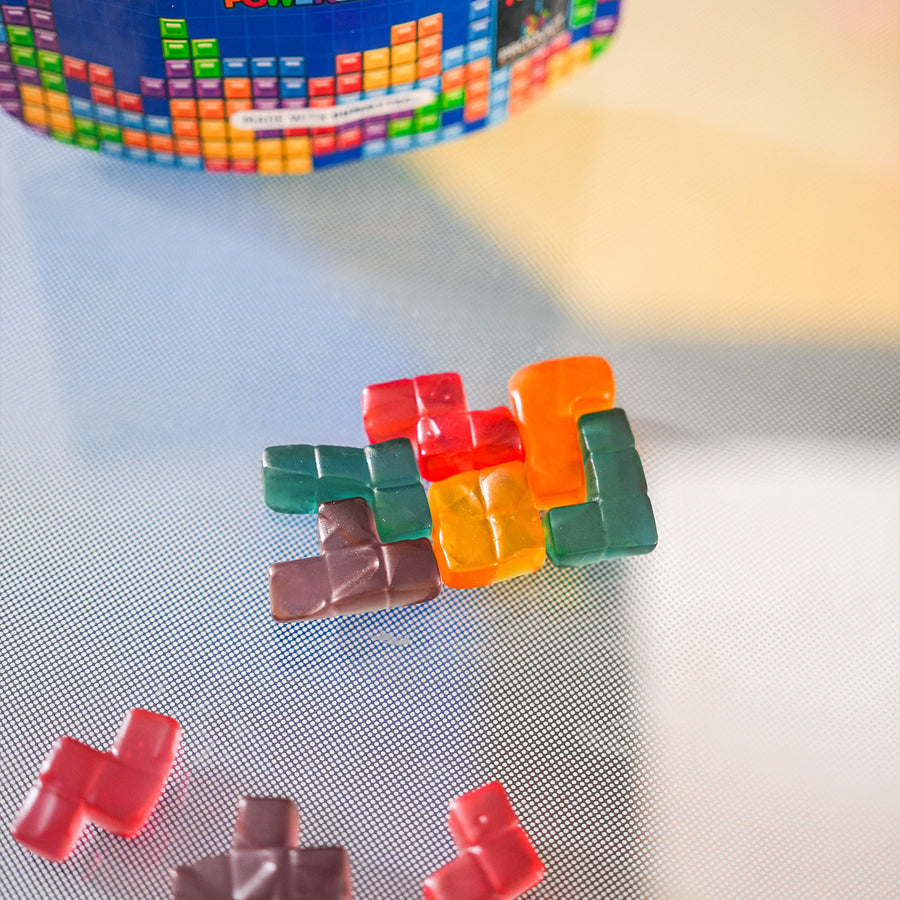 Bonbons originaux Tetris colorés dans un emballage ludique