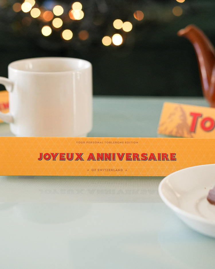 Toblerone avec message personnalisé sur fond blanc