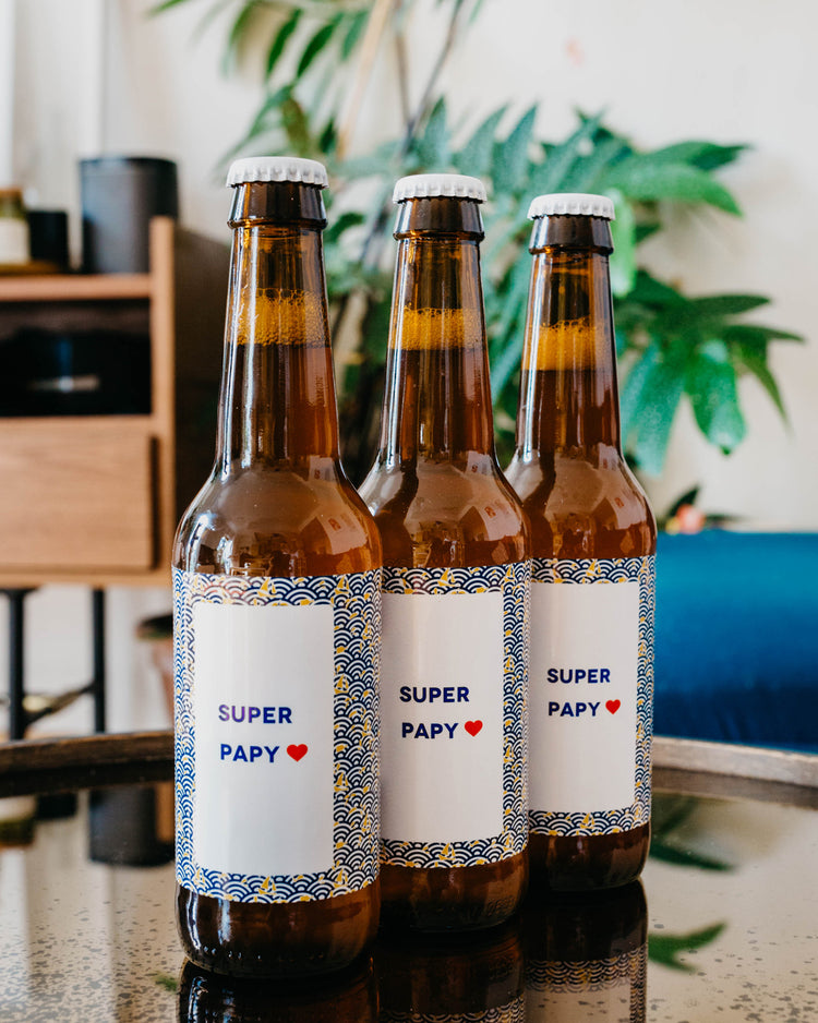 Bière Super Papy avec étiquette humoristique et design vintage.
