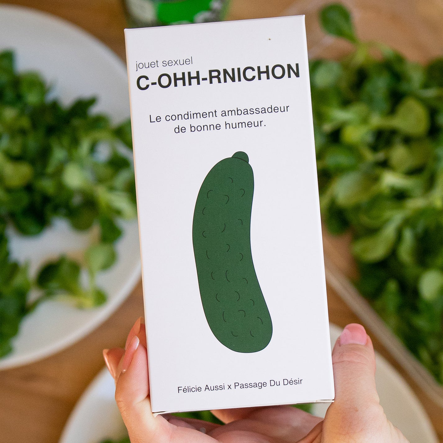 Sextoy vibrant cornichon en silicone, vue de côté.