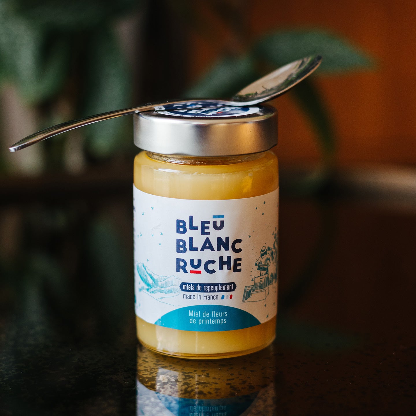     miel_printemps_bleu_blanc_ruche_3