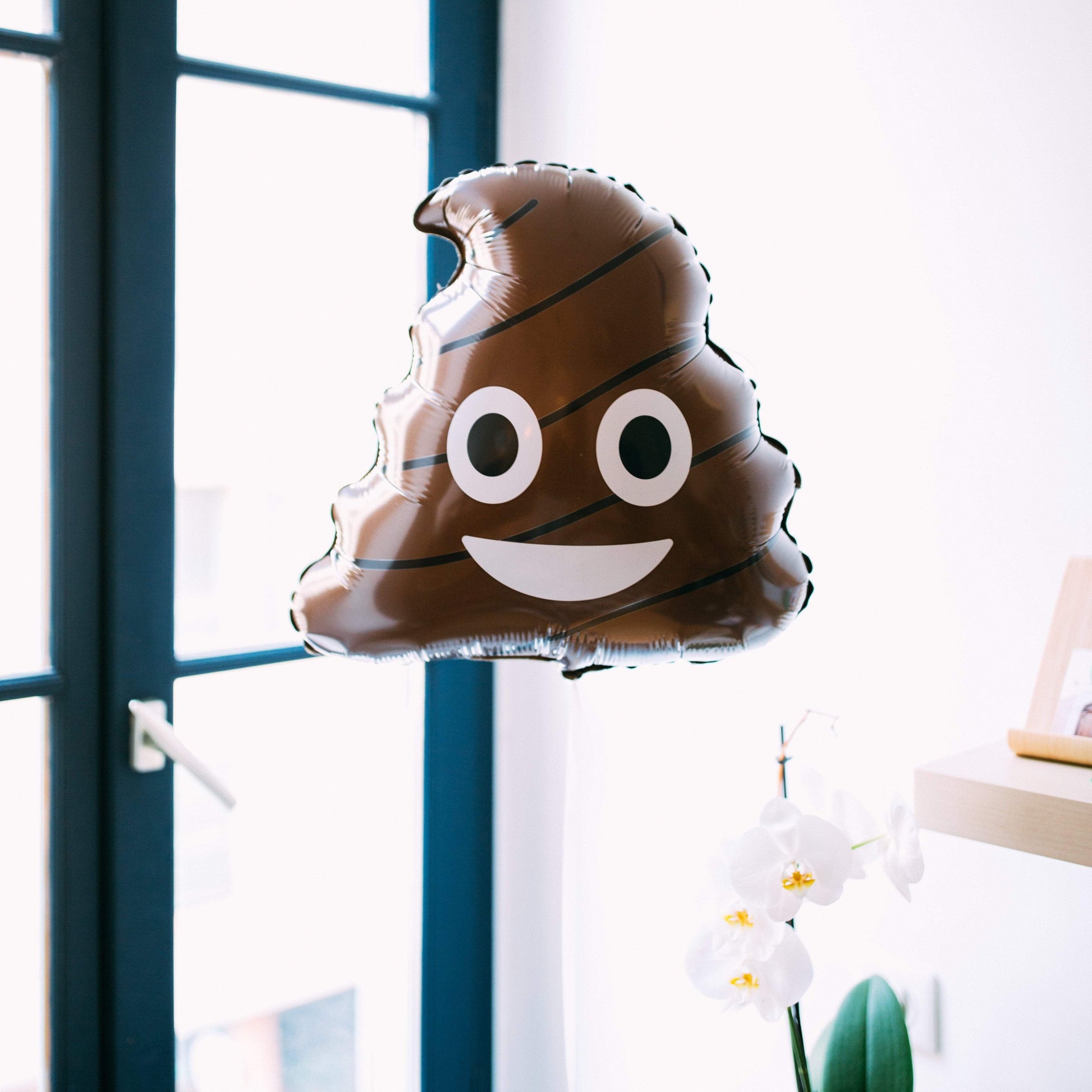 Box ballon emoji poop