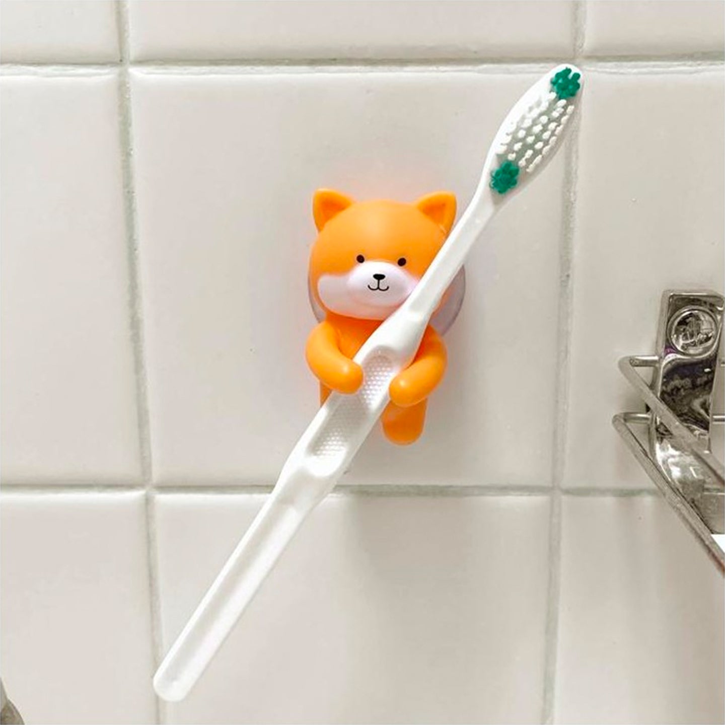 Un porte brosse à dents chien