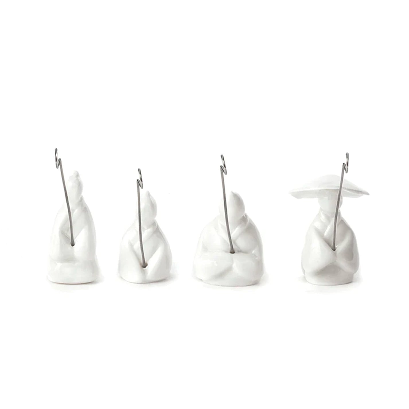 Porte-sachets de thé en forme de pêcheurs, vue de face.
