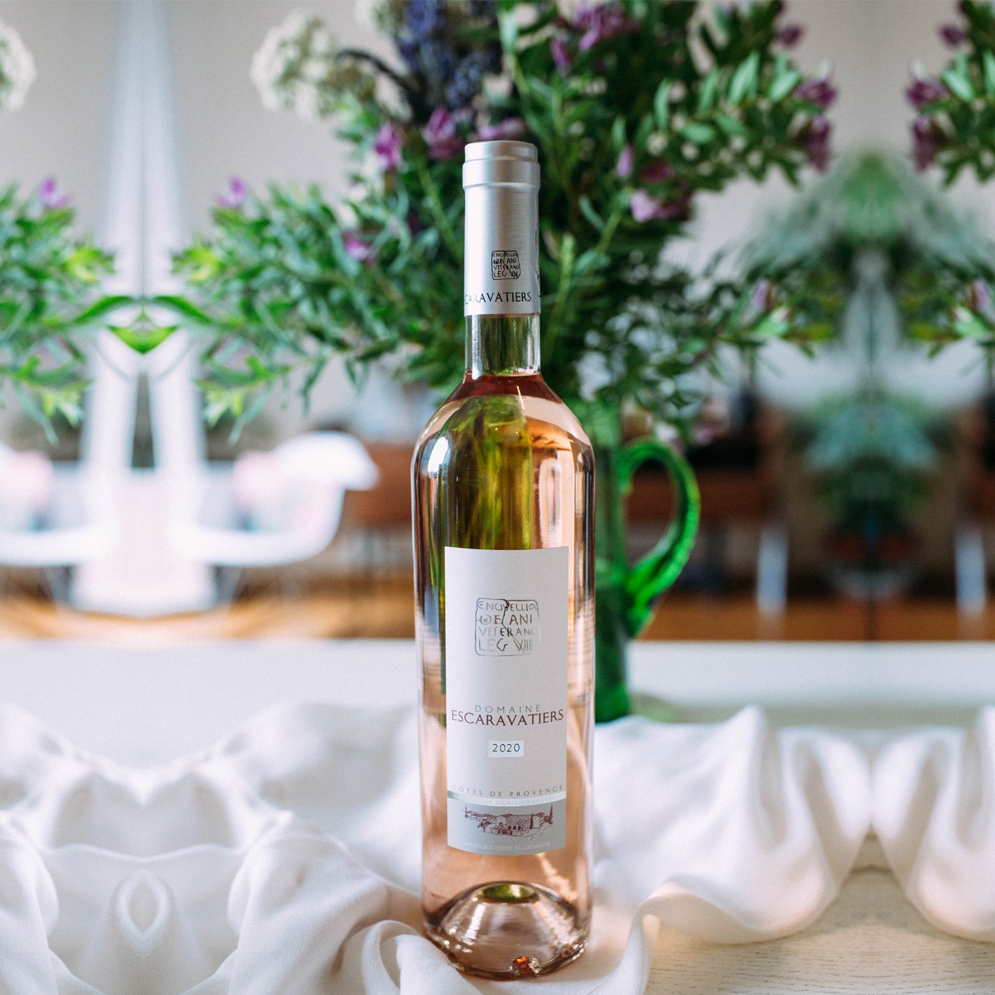 Une bouteille de vin rosé - Mieux Que Des Fleurs