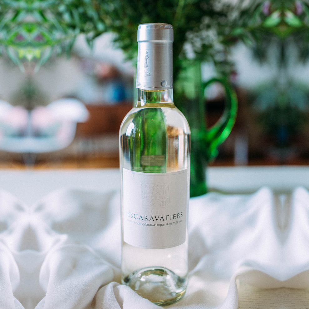 Une petite bouteille de vin blanc - Mieux Que Des Fleurs